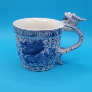 Vintage NWT Asian Blue & White Dragon Mug